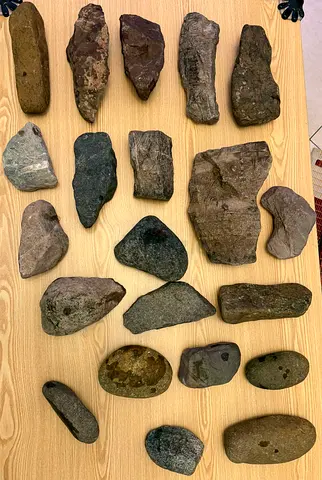 Large Aquarium Stones, can give individually also..