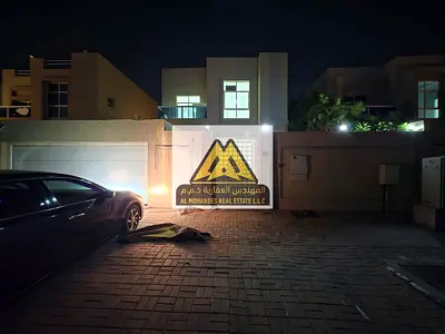 فيلا مودرن مميزة بحوش كبير في عجمان للإيجار السنوي – 4 غرف نوم ماستر _ حوش كبير يوفر مساحة خارجية مريحة