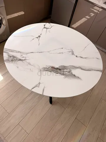 Dining table 4-6 seats