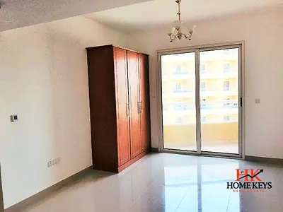 شقة استوديو | برج ليكسايد B | شرفة | إطلالة على المسبح والمجتمع