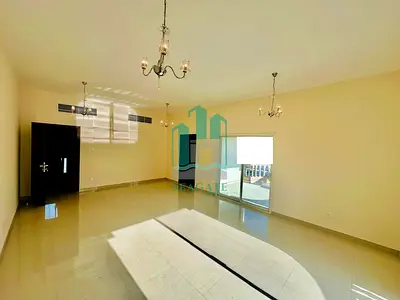 Spacious 5Bed villa with private garden