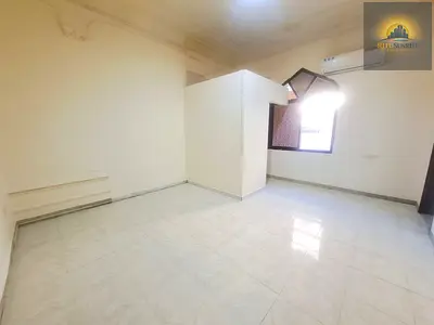 Spacious Studio apartment with Parking including water electricity and maintenance