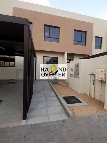4BED TOWNHOUSE/END CORNER UNIT/BIG PLOT SIZE