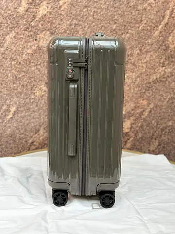 RIMOWA Essential suitcase
