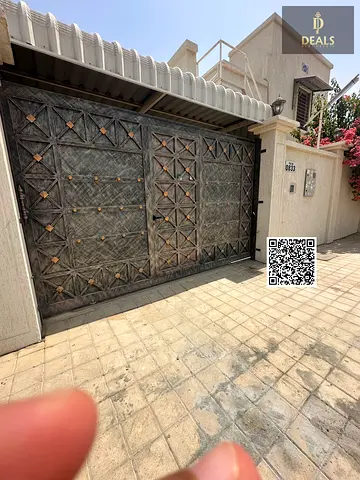 فيلا زاوية 3 غرف للبيع في المويهات 2 | 3200 قدم | شاغرة من مايو | عمر 10 سنوات | موقع مميز |1.35 مليون