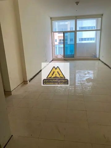 شقة غرفتين وصالة في أبراج عجمان ون للإيجار السنوي، تصميم مريح، مناسبة للعائلات، 48 ألف درهم سنويًا، 4 دفعات، موقع مميز.