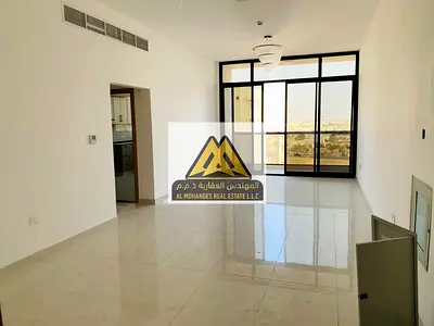 اول ساااكن بسعر ممتاز جدا و مناسب مع حزانات ف الحائط تشطيبات سوبر لوكسو مع غرفه خدم