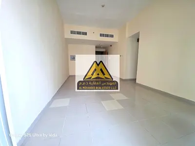 2 bedrooms + living room 1 master bedroom 2 bathrooms 2 balconies High floor