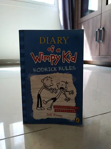 Diary of a Wimpy Kid: Rodrick Rules - Jeff Kinney (Paperback)