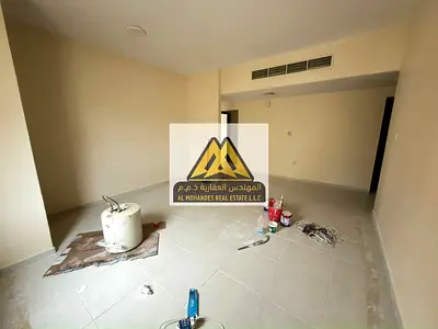للإيجار السنوي – شقة غرفتين وصالة بأقل الأسعار في عجمان (النعيمية 2) بلكونة بإطلالة