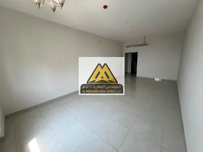 شقة للإيجار السنوي – ثاني صف كورنيش  إطلالة بحرية مميزة مع بلكونة