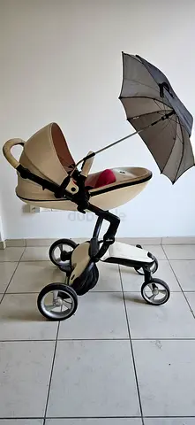 Mima Xari Egg-shaped pram stroller with detachable carrycot and sunshade