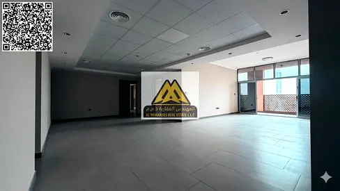 فرصة نادرة للإيجار في موقع مميز بإطلالة بحرية مباشرة في عجمان، شقة فاخرة بتشطيبات راقية ومساحات واسعة جداً، مناسبة للعائلات الباحثة عن الراحة والفخامة