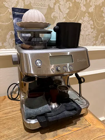 Breville/DeLonghi-style Espresso Machine with Accessories - excellent Condition
