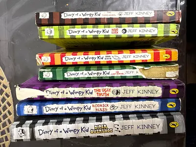 Diary of a Wimpy Kid - Collection (7 Paperback Books) by Jeff Kinney