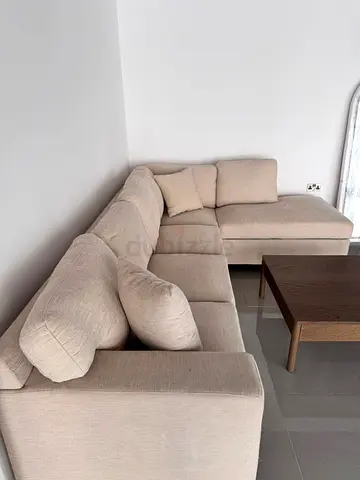 Elegant Corner Sofa with Coffee Table