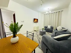 Furnished 1 Bedroom Hall