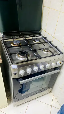 Cooking range Used freestanding gas oven with stovetop — good working condition