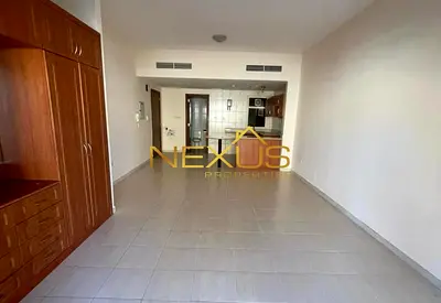 SPACIOUS | UNFURNISHED | VACANT & READY