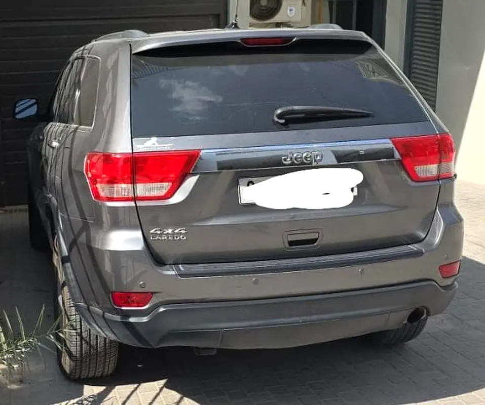 Jeep Grand Cherokee 2012 — photo 1 of 1