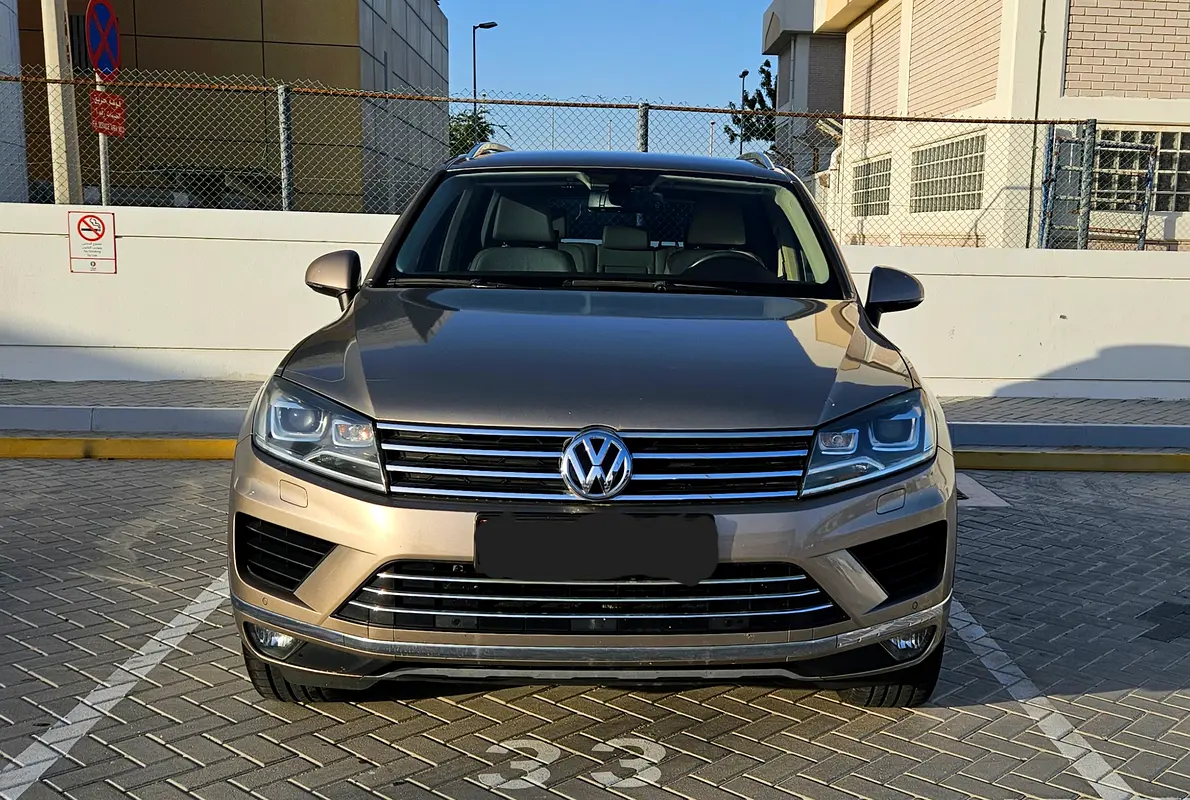 Volkswagen Touareg 2016 — photo 1 of 14