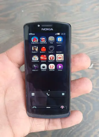 Nokia 700