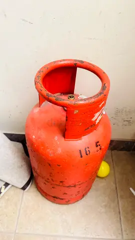 Small gas cylinder