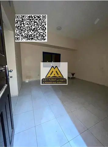 تتميز بمساحة كبيرة وطابق أرضي يسهل الدخول والخروج، بالإضافة إلى موقع حيوي قريب من جميع الخدمات، مما يجعلها خياراً مناسباً للسكن بسعر اقتصادي
