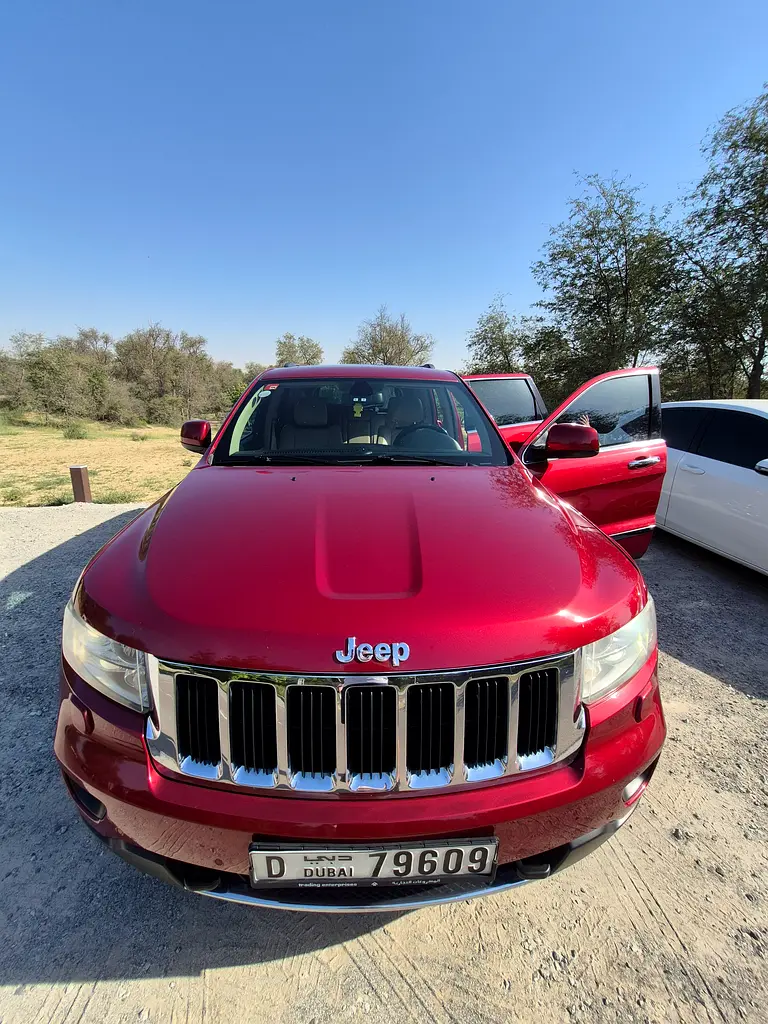 Jeep Grand Cherokee L 2013 — photo 1 of 16