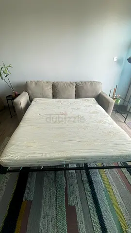 Aleya Queen Sofa Sleeper. Beige 3-seater sofa bed with mattress - excellent condition