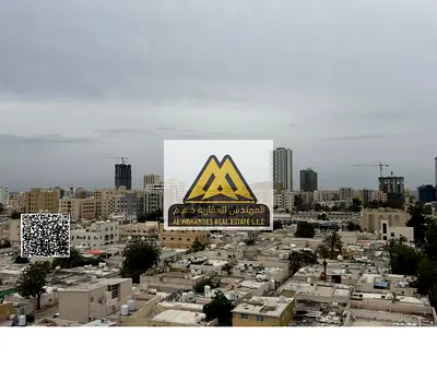 شقة غرفة وصالة بليوارة 1 عجمان، إطلالة بحرية على الخور والميناء، 2 بلكونة، طابق سابع، قريب محطة الباص، 25 ألف على 6 دفعات.