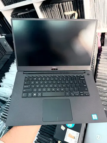 Dell Precision 5540 15.6 i5-9th Gen - 8GB RAM/512GB SSD - Integrated Intel VGA