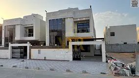 Luxury villa for sale in Al-Haliyo 2 – 5 master bedrooms | Two floors + roof | Two living rooms an