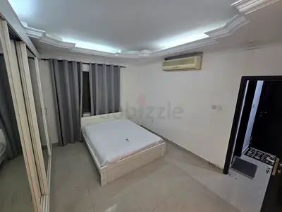 Room for rent near metro station