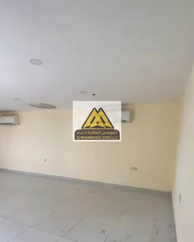 الروضة 3 عجمان، يقع مباشرة على شارع الخرطوم، في موقع استراتيجي وحيوي مناسب لمختلف الأنشطة التجارية، مع سهولة الوصول إلى الطرق الرئيسية والمناطق الحيوي