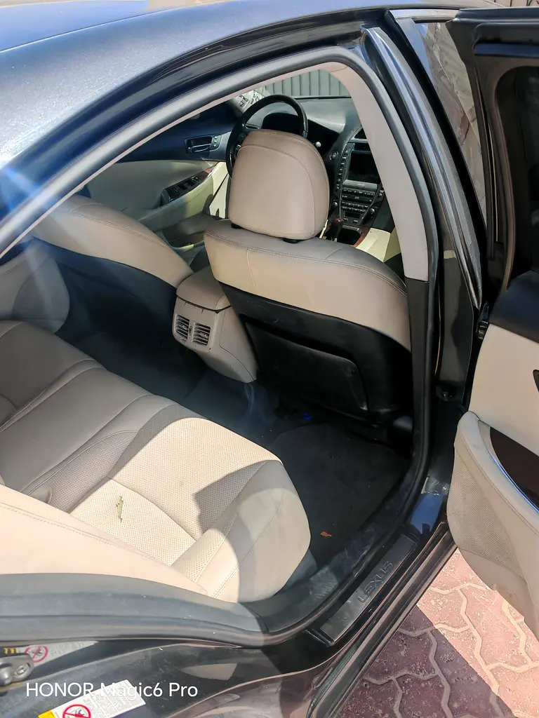 Lexus ES-Series 2011 — photo 1 of 8