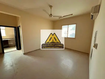 شقة غرفه وصالة مع حمام واحد للإيجار السنوي في الروضة 3 عجمان – موقع مميز على شارع الشيخ عمار وقريبة من جميع الخدمات، مساحة واسعة ومريحة