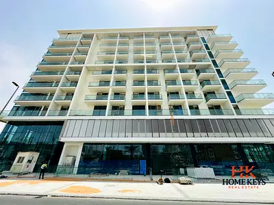 محل تجاري للإيجار مع تراس || يطل على الطريق الرئيسي || موقع مميز || جاهز للسكن