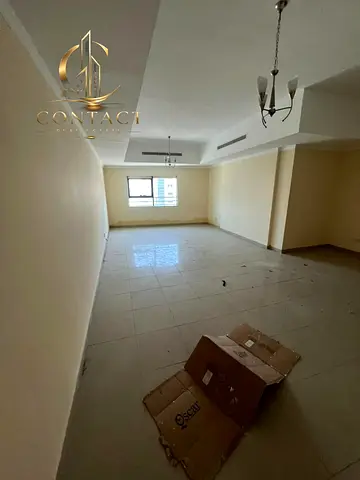 فرصة مميزة للإيجار في عجمان – النعيمية 3 🔥🏡  شقة بمساحة رهيبة ومواصفات ممتازة في موقع حيوي تناسب العائلات الباحثة عن الراحة ✨  🛏️ غرفتين وصالة بمسا