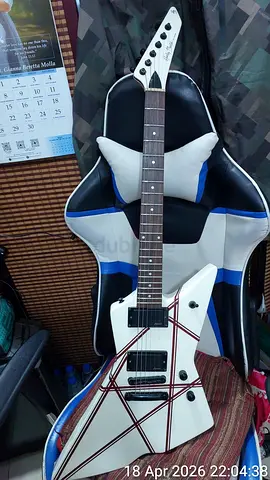 HARLEY BENTON - EXPLORER TYPE GUITAR