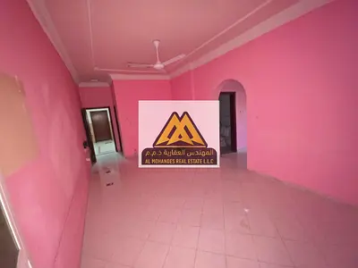 فرصة مميزة للسكن في منطقة عجمان الصناعية، حيث تتميز الشقة بموقع حيوي على الشارع مباشرة مع إطلالة مفتوحة