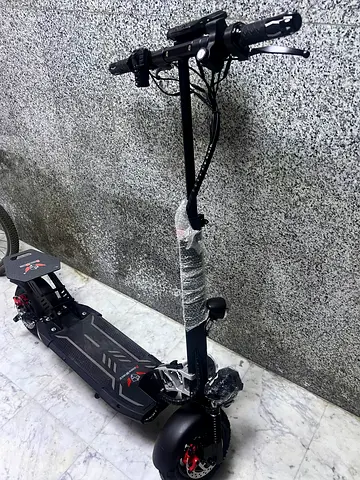 Electric Scooter - Foldable Adult eScooter in Good Condition