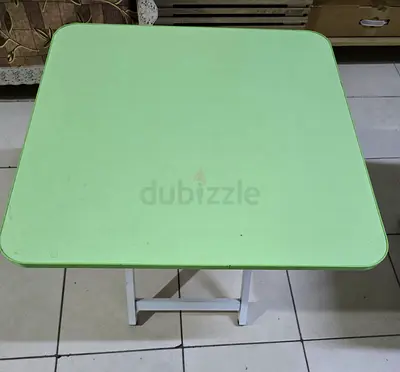 Foldable tables