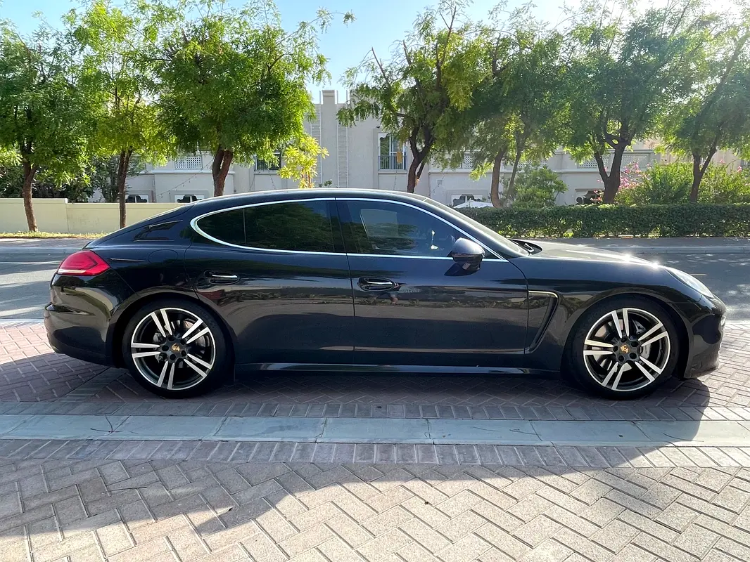 Porsche Panamera 2014 — photo 1 of 13