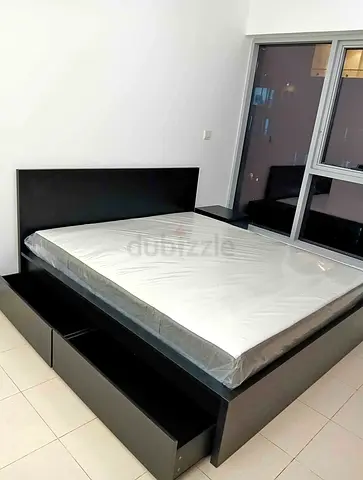 IKEA malam king‑size bed (180 × 200 cm) with 2 storage drawers underneath and an IKEA mattress ✨