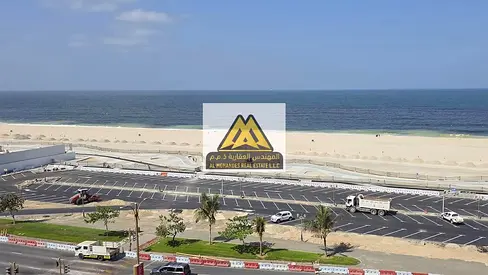 شقة 3 غرف وصالة للإيجار في أبراج كورنيش عجمان | إطلالة بحرية مباشرة + مساحة كبيرة جداً | سكن عائلات فقط