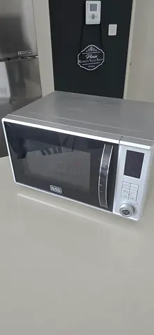 Countertop Microwave Oven - Good Working Condition
