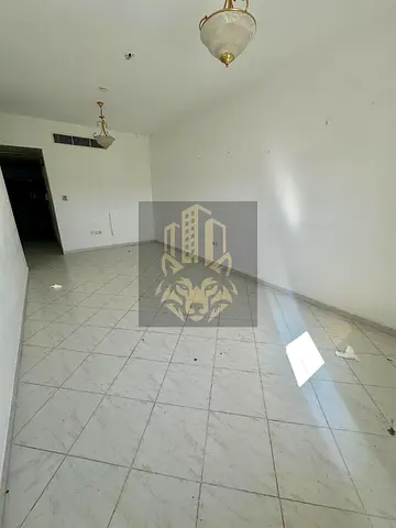 شقة مكونة من غرفتي نوم مع غرفة معيشة واسعة في المويلح الجديدة، مبنى حديث، بالقرب من جميع الخدمات والمدارس، في موقع متميز