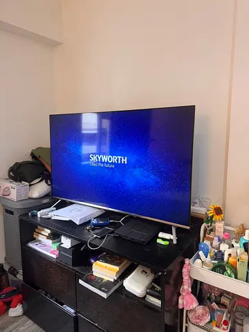 Skyworth 50-inch LED Smart TV - Almost new