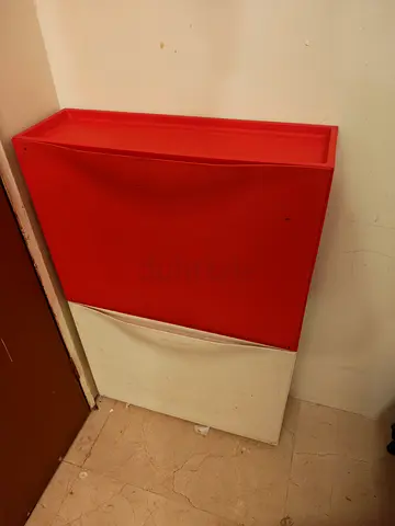 Wall-mounted foldable shoe rack